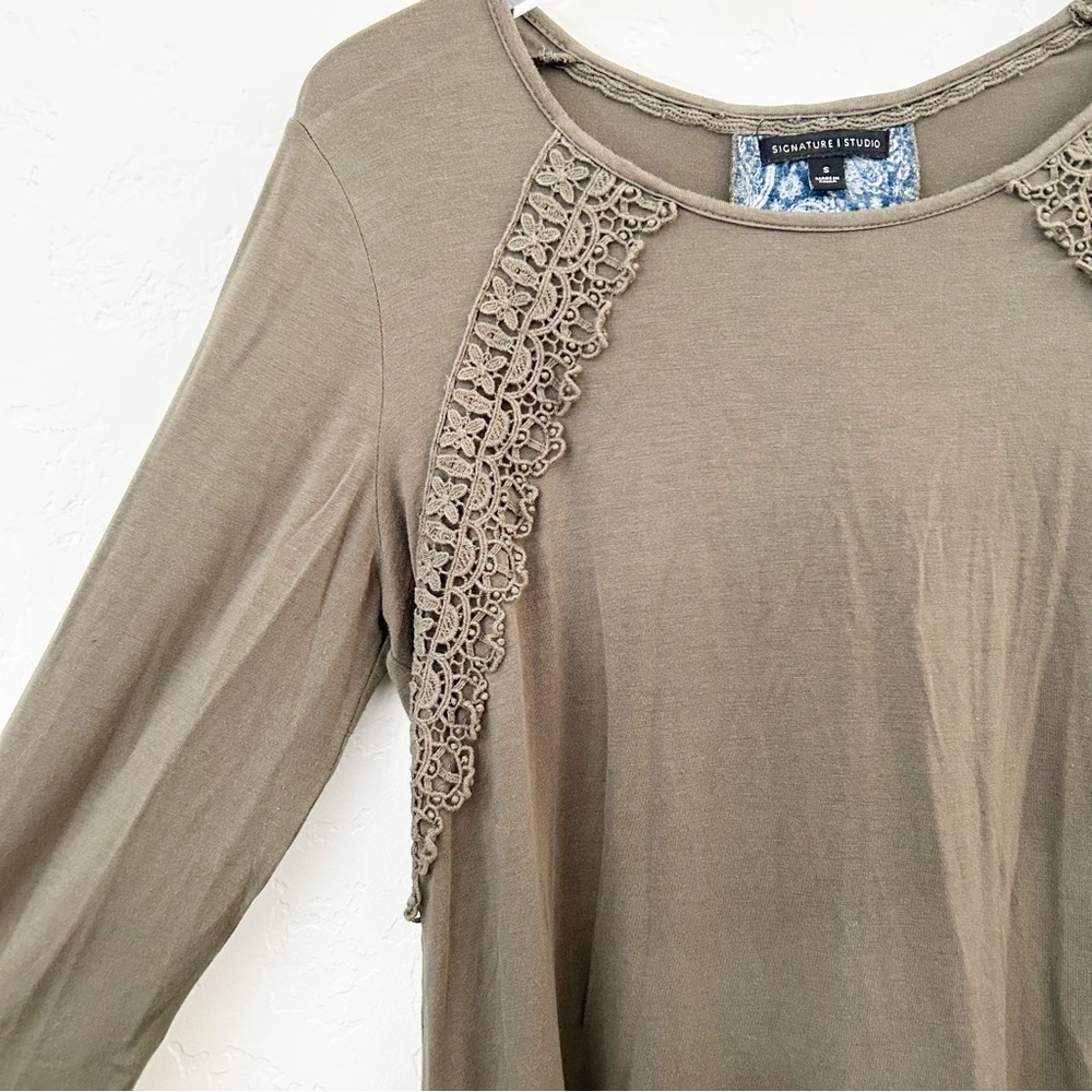 Signature Studio Lace-Up Back Bandanna Print Shirt Size S - Picture 4 of 6